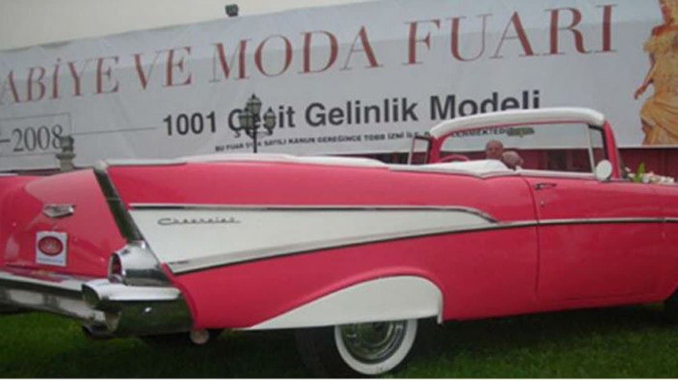 Chevrolet Bel Air Convertible 1957 Tour w Istambule – Wynajem Samochodów Klasycznych