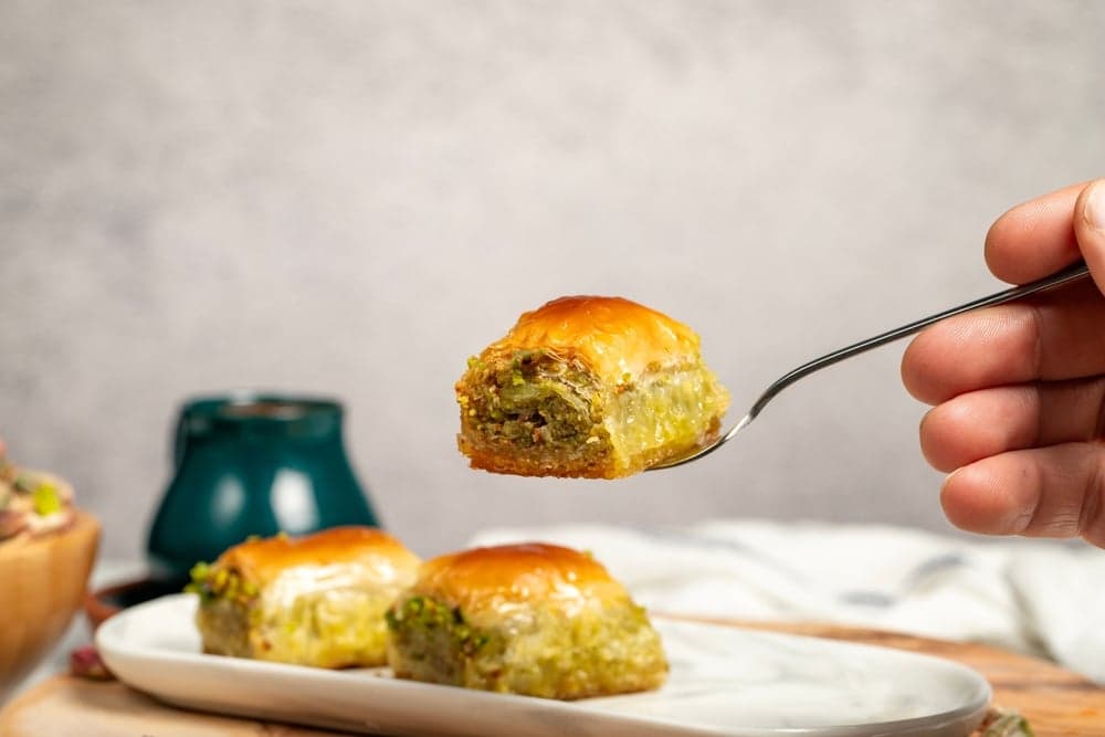 Consegna di Baklava al Pistacchio a Istanbul – Fresca e Veloce