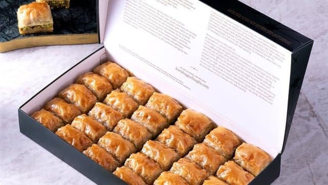 Consegna di Baklava al Pistacchio a Istanbul – Fresca e Veloce