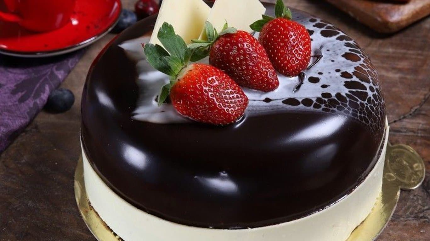 ストロベリーチョコレートケーキ