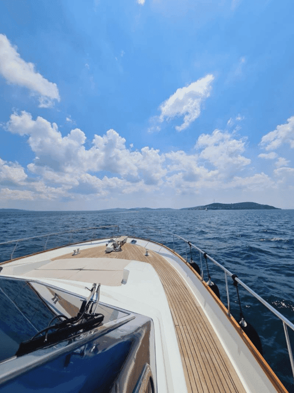 Noleggio Orion Yacht a Istanbul – Crociera privata sul Bosforo