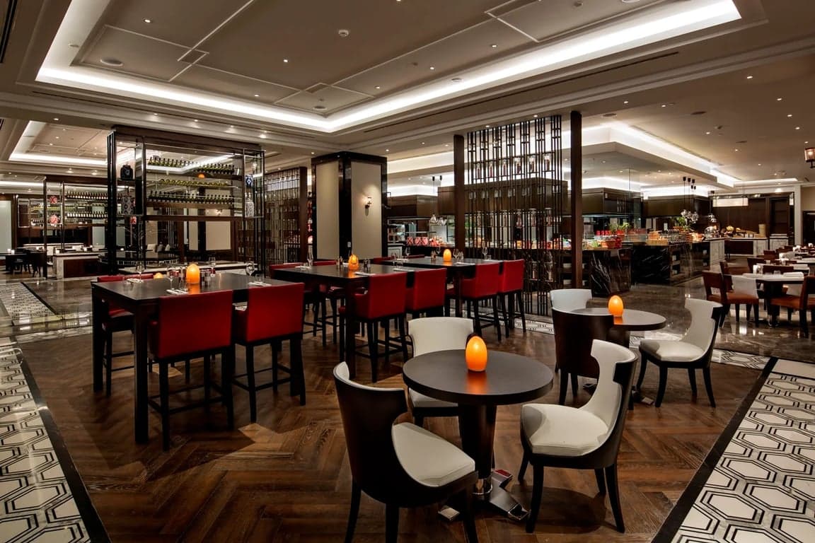 希尔顿酒店云34酒吧与地球餐厅 – 酒水搭配的特色菜单