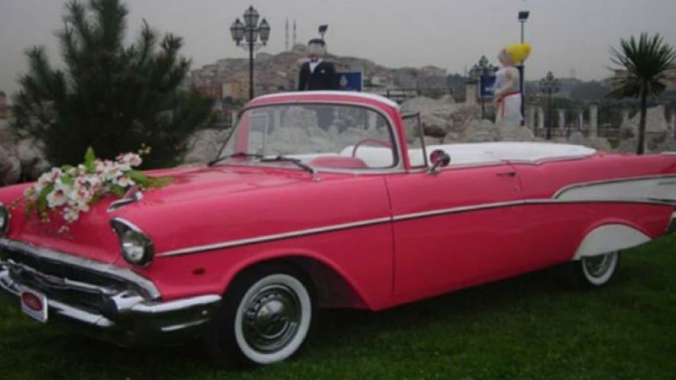 Chevrolet Bel Air Convertible 1957 Tour w Istambule – Wynajem Samochodów Klasycznych