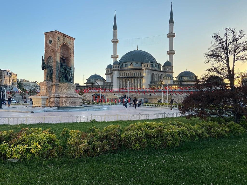 Wtop się w tłum na placu Taksim