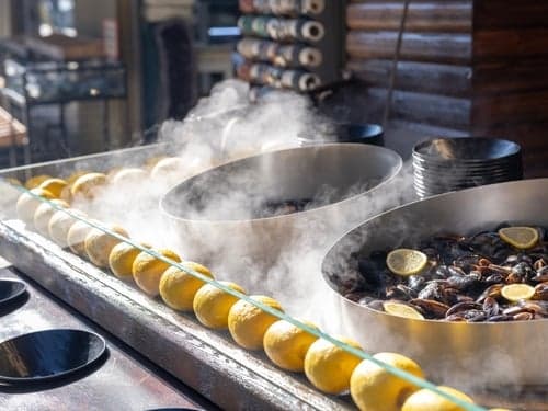 Istanbul Feinschmecker-Tour bei Nacht: Traditionelle Meyhane & Straßenessen