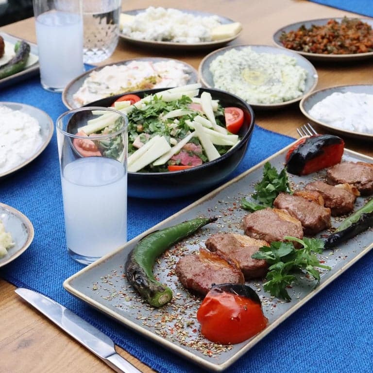 Köşebaşı Restaurante Cadde – Parrilla Turca Auténtica