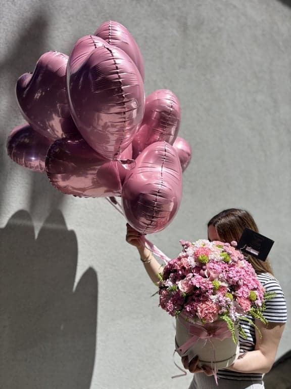 Dostawa Kwiatów Różowy Sen – Balony i Specjalny Bukiet