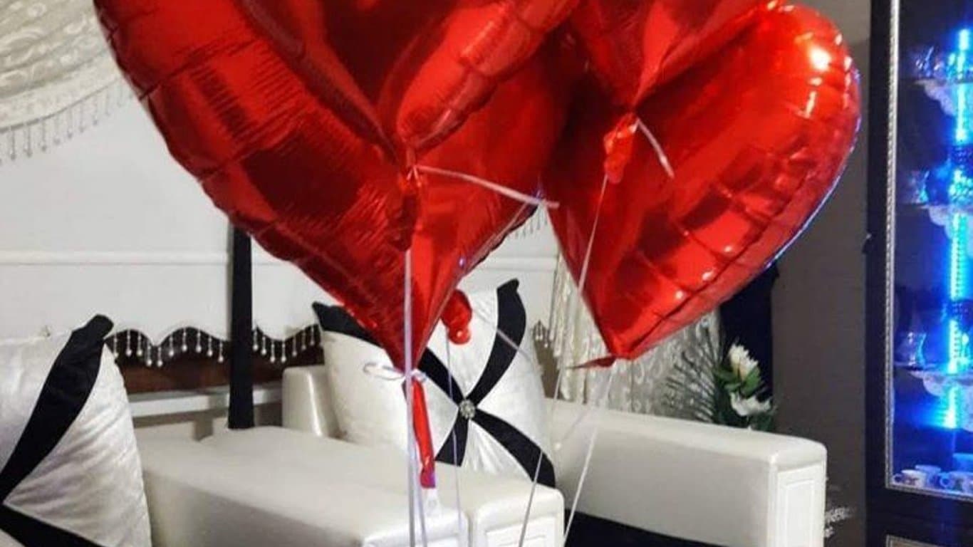 Pudełko Kwiatowe Heart Beat – Romantyczna Dostawa Czerwonych Róż w Istambule
