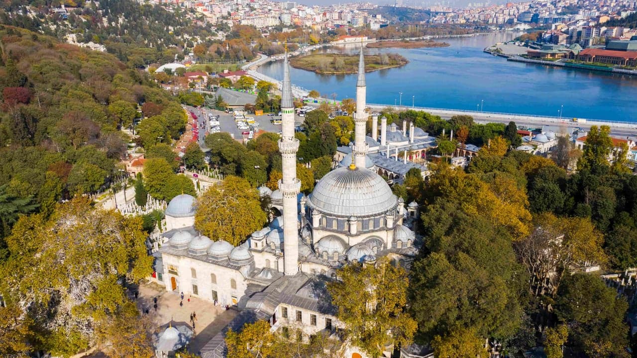 Tour de Meio Dia do Chifre de Ouro – Eyüp Sultan, Pierre Loti & Miniatürk