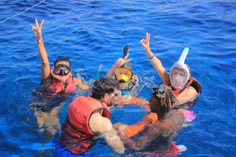 Ras Mohamed Bootsausflug von Sharm – Luxuriöse Boote, Schnorcheln & Weiße Insel