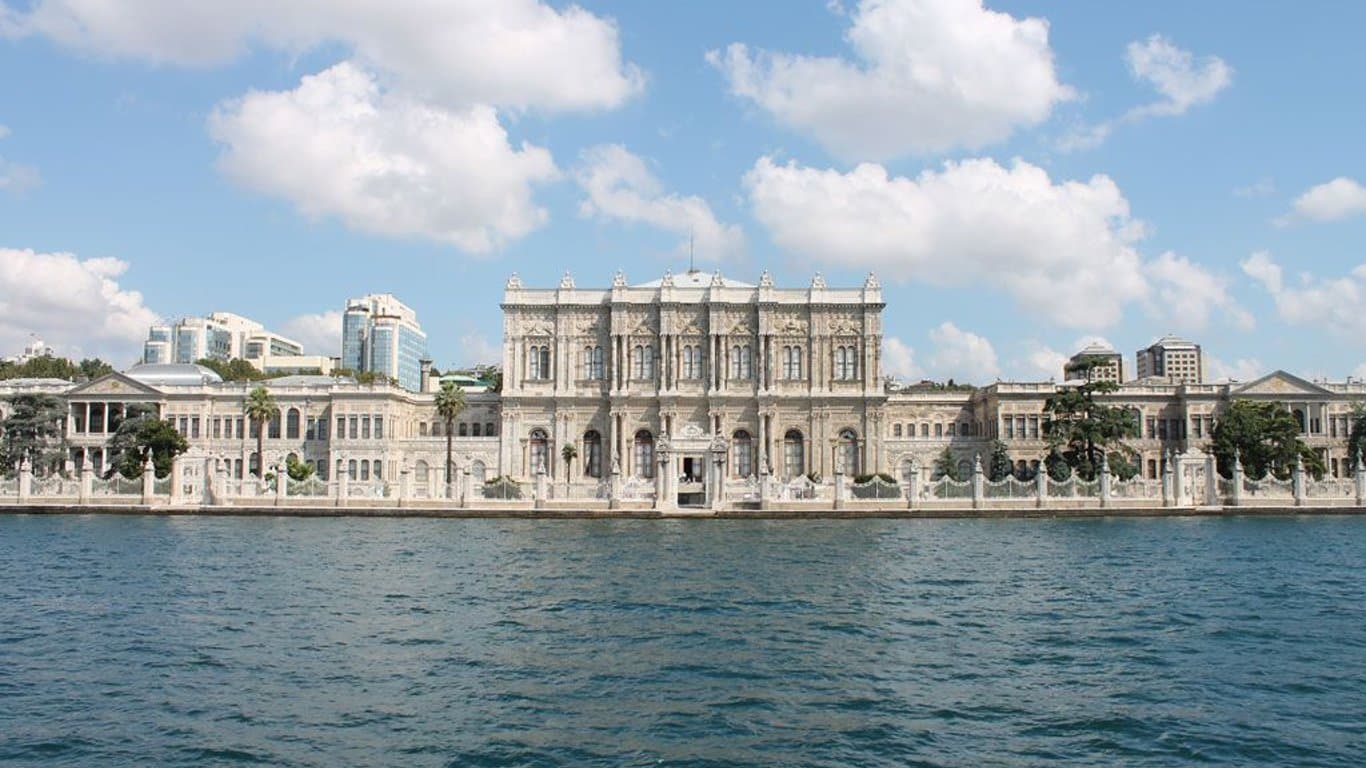 Bosphorus Cruise, Dolmabahçe Palace & Two Continents: Full Day Tour 