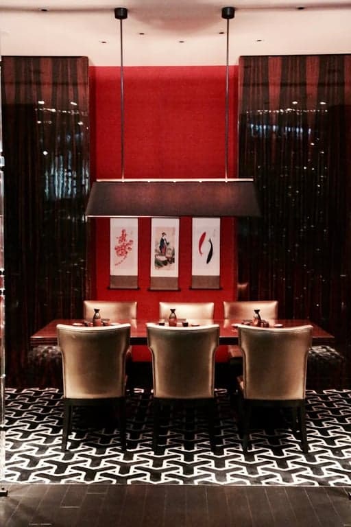 希尔顿酒店云34酒吧与地球餐厅 – 酒水搭配的特色菜单