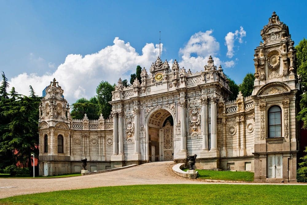 Dolmabahçe Sarayı