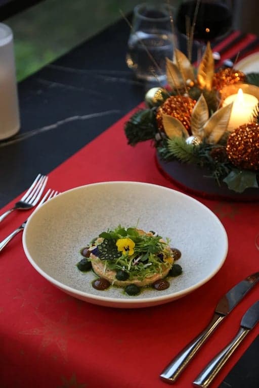 希尔顿酒店云34酒吧与地球餐厅 – 酒水搭配的特色菜单