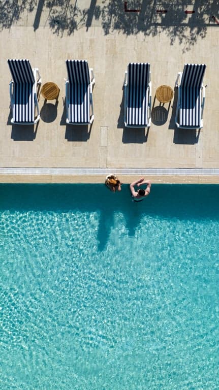 La piscina en la terraza del Marmara Taksim