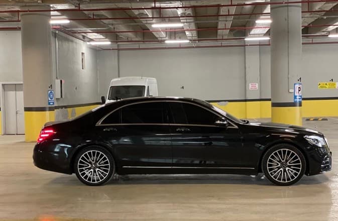 Airport Transfer Services with Luxurious Mersedes S400 W223